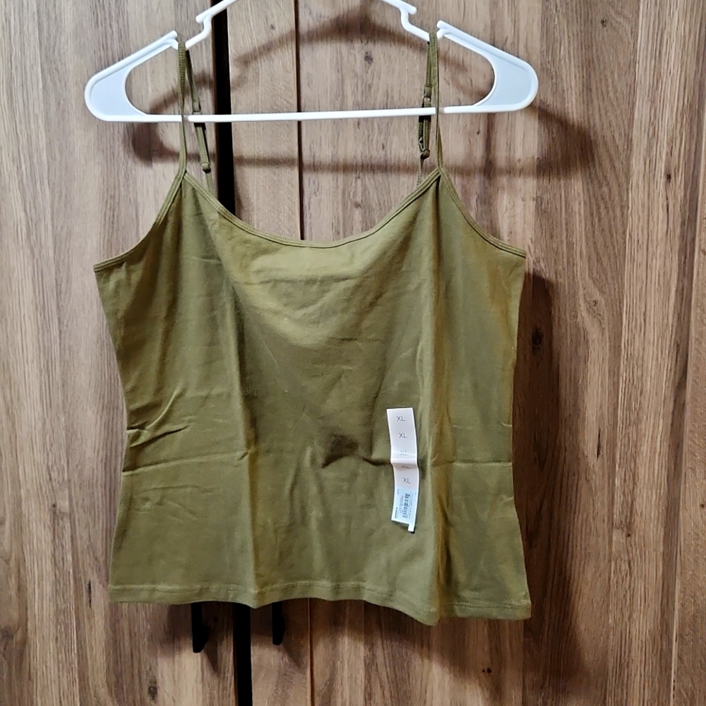 NWT XL Crop Tank